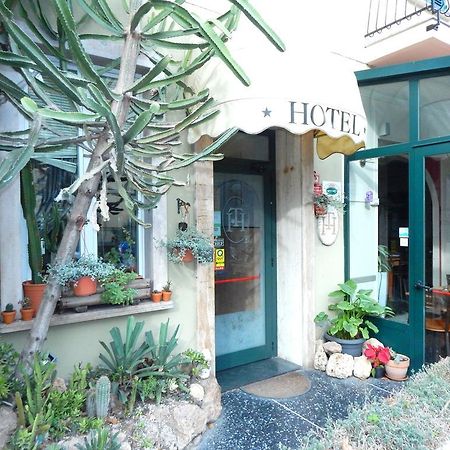 Albergo Torino Albenga Kültér fotó