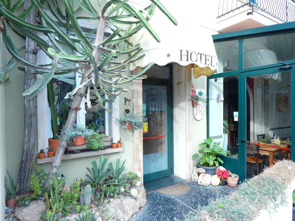 Albergo Torino Albenga Kültér fotó