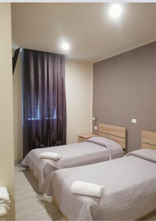 Albergo Torino Albenga Kültér fotó